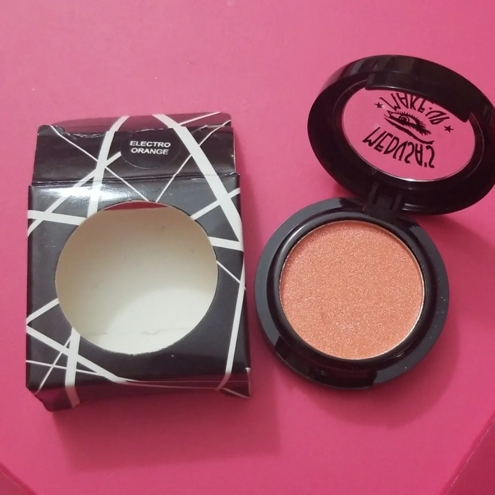❇️ELECTRO ORANGE Medusa's Makeup Eyeshadow NWT